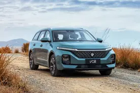 10万级最美“国民瓦罐车”，被批评换汤不换药，新宝骏没招了？图片