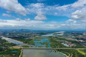 航拍视频｜飞云之下图片