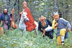 1997年白龙马惨死马棚，杨洁泪目，尸骨无存背后是人性的丑恶图片