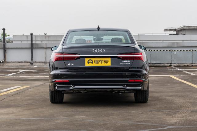 2022款奥迪A6L正式上市，部分车型价格上涨，起售价41.98万