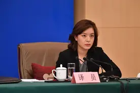 “冷面女神”张京，放弃保送清北选择双非院校，她的成就令人佩服图片