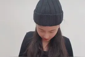 孙骁骁高情商辟谣怀孕，秀50厘米蚂蚁腰，自嘲穿紧身衣显头大图片