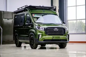 年轻人的第一台Vanlife露营车，定制车漆+黑化套件，帅气图片