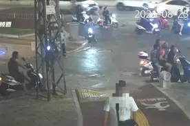 街头捡起小卡片 小心！背后有骗局图片