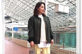 黄色裤子怎么穿？20种冬季轻松搭配示例，让你充满轻松活力感图片