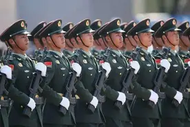男青年“女性化”，会影响中国军队征兵吗？图片