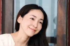 追女人时，她发出3种“信号”，就是在说“我愿意”图片