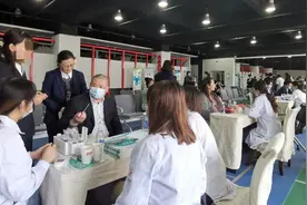 【义诊活动】“爱心永恒，健康加油”甘肃宝石花医院健康咨询义诊活动走进中国石油甘肃销售公司图片