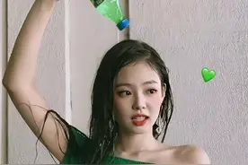 欧阳娜娜、宋妍霏、周雨彤.... 为什么95后女明星都这么会穿？图片
