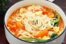 一把挂面，两个鸡蛋，两个西红柿，教你做一道风味面条，营养味美图片