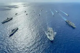 6国17艘军舰逼近南海，F-35首次降落日本航母，给全世界拉响警报图片
