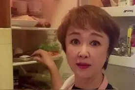 57岁“最美妲己”露面，精致妆容无当年妖媚感，曾比温碧霞惊艳图片