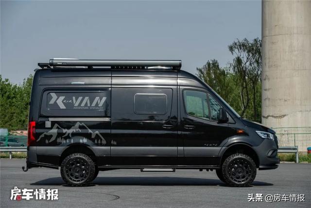 峰值扭矩1000牛米的房车见过么？配4驱厨卫齐全住2人，这品牌够硬