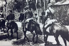 死得最窝囊的日本将军：一个小兵用长矛，贯穿肛门将他捅死图片