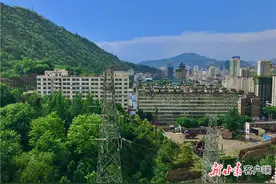 兰州今天午后为何突发疾风骤雨？冷平流、风切变、午后升温一时间都来了图片