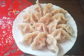 腊八不止喝粥还要吃它，用此菜包饺子，3口人吃了100个真过瘾图片