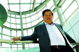 身价百亿，坐拥千万豪宅、16位美女管家，儿子不愿继承家业图片