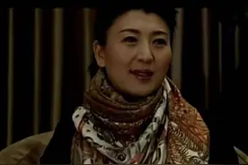 小品神作《卖拐》是赵本山上台后临时删减的，为了挤给她四分钟图片