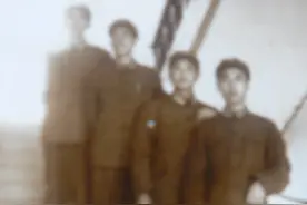 我与股长和政委图片
