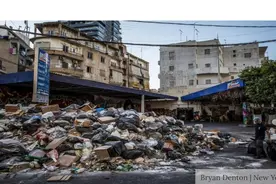 新生儿被遗弃在贝鲁特一垃圾堆，所幸孩子还活着图片