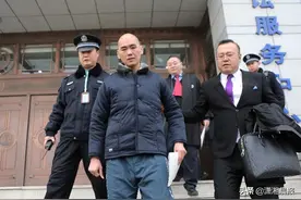 张志超获国家赔偿332万元，明日与母亲同去临沂领取图片