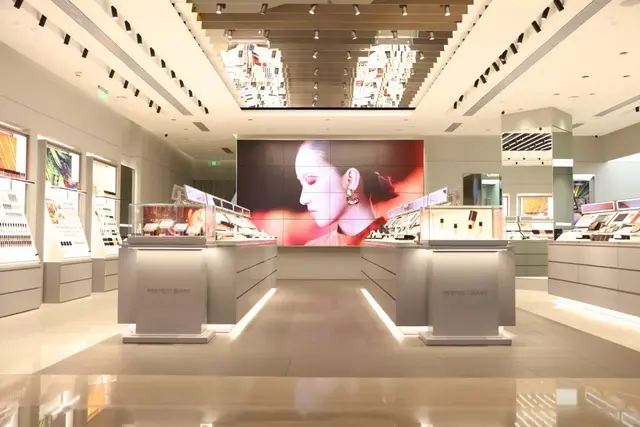 完美日记线下体验店终于开来郑州！新年限定也太可了