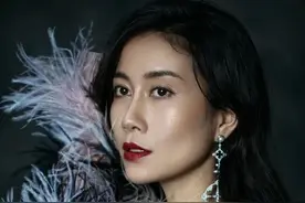 《演员请就位2》温峥嵘翻包商业授权等明星商务合作图片