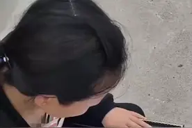 山东一15岁新生入学报到22天后死亡，学校称系校园内晕倒，家人发现身上有伤怀疑生前遭殴打，警方已介入调查图片