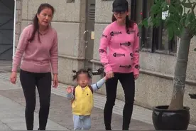 郭富城比丈母娘还大4岁，两人照片曝光，站在一起相貌悬殊太大图片