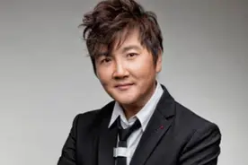 歌坛地位不输汪峰，抛妻弃子一手好牌打稀烂，如今51岁怎样了？图片