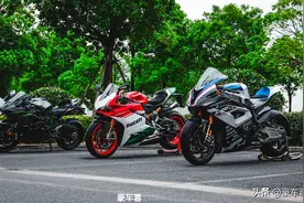 舔屏时间到！3台神级摩托，都是3秒内破百！你能看出来型号么？图片