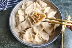 调饺子馅，先放盐还是后放盐？不少人搞错了，难怪不鲜不嫩不流汁图片
