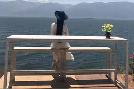 人与人之间可以适当地麻烦别人，但是绝不能毫无底线地占別人便宜图片