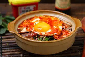 跟朝鲜大姐学的拌饭做法，食材随意做法简单，一边拌一边口水直流图片