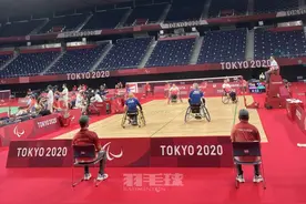 东京残奥会羽毛球赛进入淘汰赛，中国队率先锁定7个四强席位图片