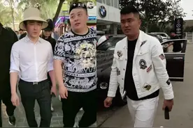 亿华斥责户外发小篮子，户外发低头认错，魏三怒踢散打哥图片