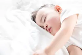 为什么宝宝夜间总磨牙？这样做轻松缓解图片