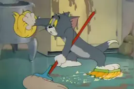 猫和老鼠，汤姆真是全能选手，既能抓老鼠，又能打扫卫生图片