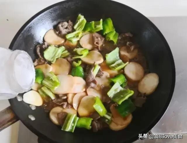 三月，宁可少吃肉也要多吃它，百吃不腻，软化血管，下酒又下饭