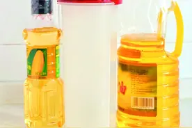 每天都吃的食用油，这样存放会致癌！大部分人都不知道图片