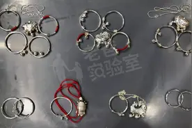 千万别乱戴银饰，里面的水有点深图片