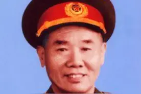 八路军高干被日军包围，连开三枪自杀未成功，伪军：我们救你出去图片