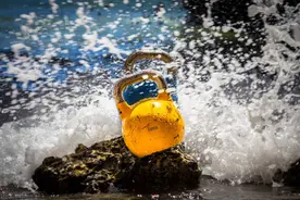 壶铃训练的 7 不可否认的是好处图片