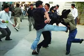武汉男子投保意外死亡，妻子找保司代还房贷125万，法院：立刻还图片