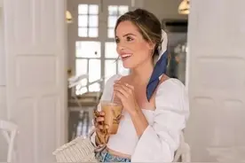 “渣女风”不时髦了！2020秋冬流行“纯欲风”，性感又撩人图片