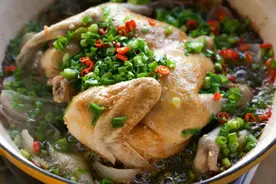 无水葱油鸡 | 鲜嫩流汁，葱香四溢，这就是春节该有的滋味图片