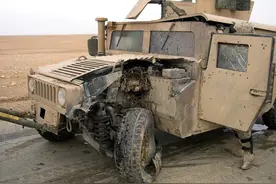 施瓦辛格爱不释手的军车！设计理念影响我国和俄罗斯，百变金刚图片