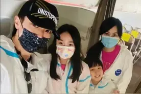 激动！吴尊携妻子儿女来中国，十几包行李像搬家，或将在内地过年图片