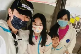 激动！吴尊携妻子儿女来中国，十几包行李像搬家，或将在内地过年图片