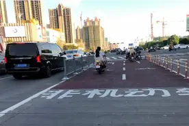 注意了！骑电动车在人行斑马线停车等待红灯要被处罚！图片